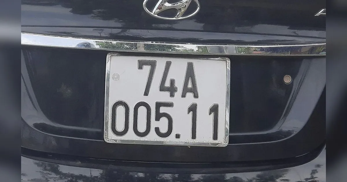 Biển số ô tô hai dòng 74A-005.11